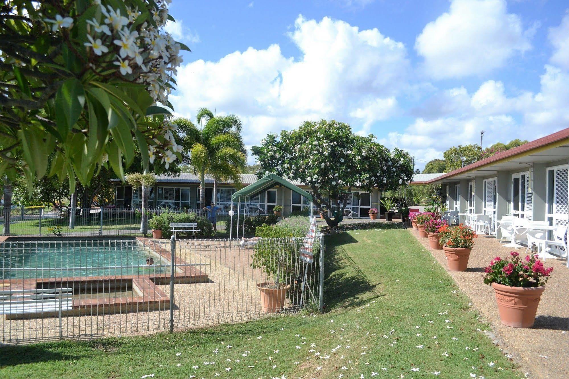 Ocean View Motel Bowen Exteriör bild