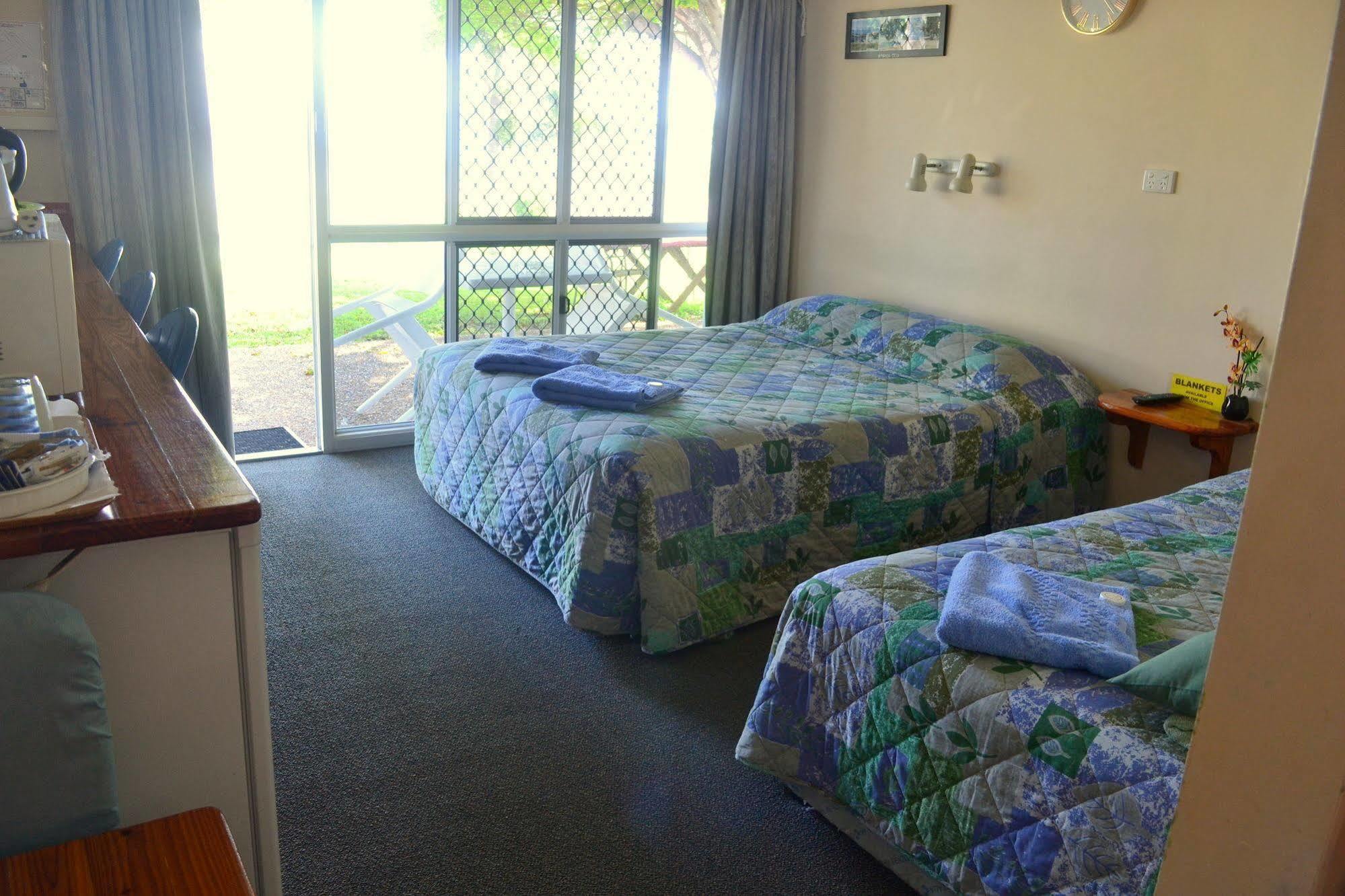 Ocean View Motel Bowen Exteriör bild